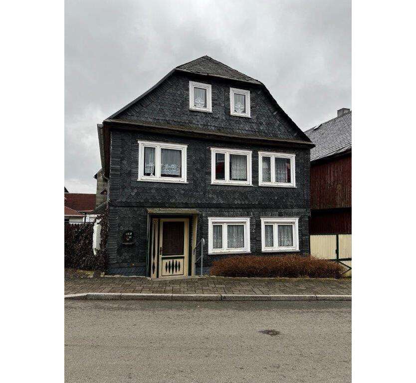Haus zum Kaufen in Großbreitenbach 32.000 € 150 m²