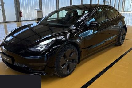 Tesla Model 3 69.989 km 29.400 &euro; Hanau 63457