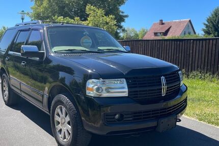 Lincoln Navigator 99.000 km 15.900 &euro; DAHLEWITZ 15827