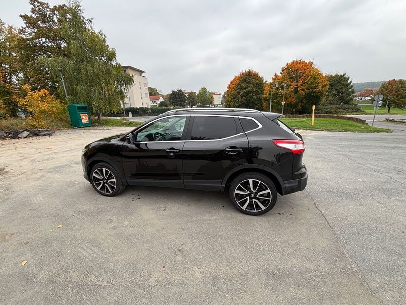Nissan Qashqai 214.000 km 9.900 € Butzbach 35510