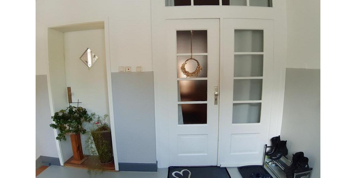 Exklusive Eigentumswohnung mit Gartenanteil und Loggien 5 zimmer