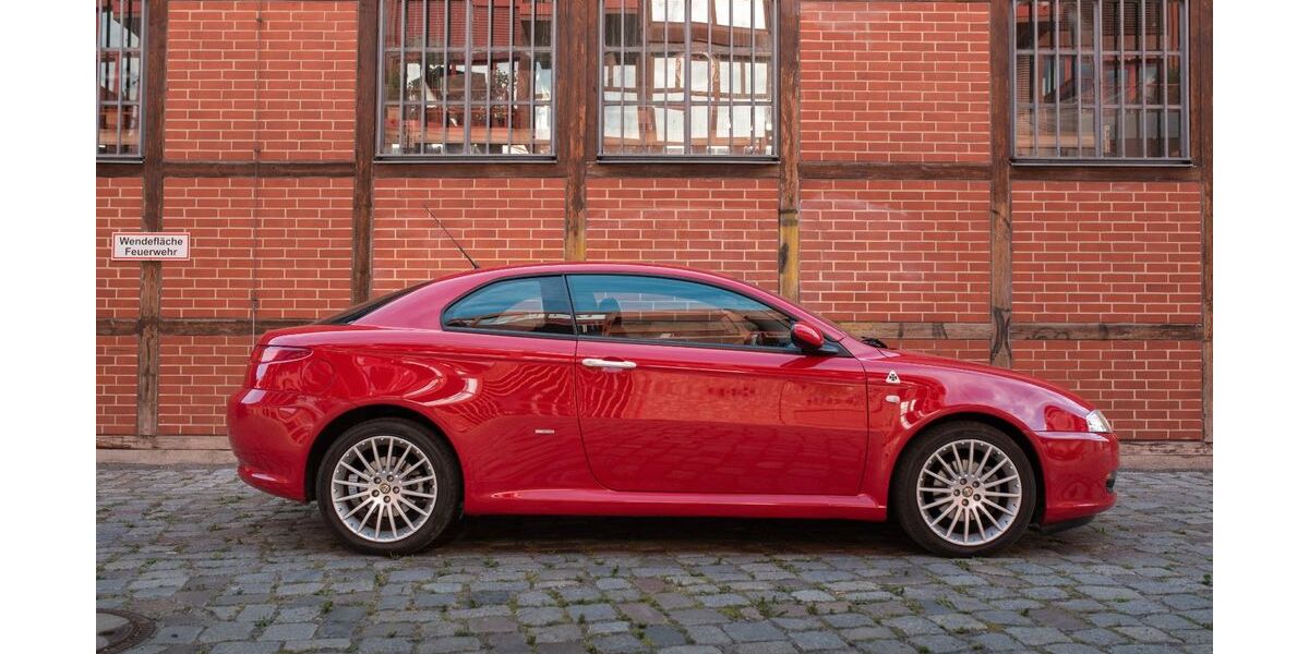 Alfa Romeo GT 61.500 km 12.499 &euro; Berlin 10965