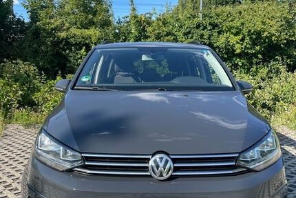 VW Touran 230.567 km 10.550 &euro; Dresden 01069