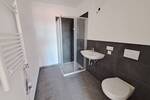 ERSTBEZUG MIT DACHTERRASSE 4 Zimmer, Gäste-WC & 2 Stellplätzen