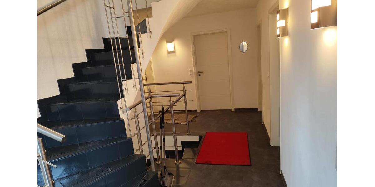 Einfamilienhaus Düren Rölsdorf - 7 Zimmer, 261 m&sup2;, 520.000&euro; | Angebot:25953421