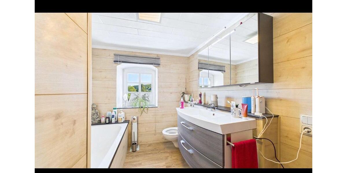 Bauernhaus, Landhaus Schönecken - 10 Zimmer, 220 m&sup2;, 498.000&euro; | Angebot:26414444
