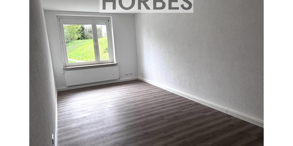 Erdgeschoßwohnung Meerane - 2 Zimmer, 75 m&sup2;, 675&euro; | Angebot:26249454