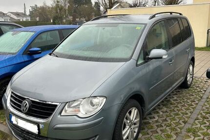 VW Touran 261.000 km 2.600 &euro; München 81247
