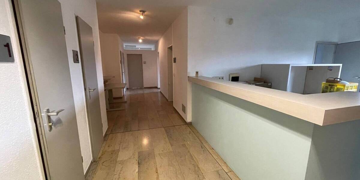 Gewerbeobjekt Achern - 6 Zimmer, 1.600&euro; | Angebot:25778874