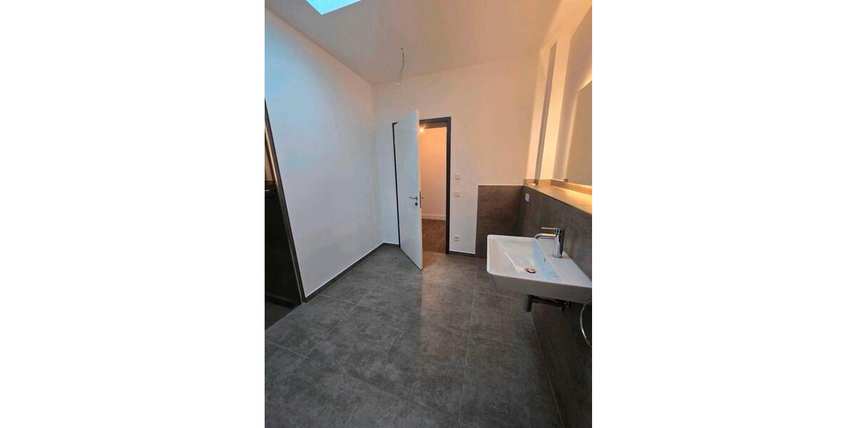 Einfamilienhaus Burg - 2 Zimmer, 77 m&sup2;, 700&euro; | Angebot:25721882