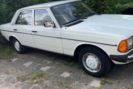 Mercedes-Benz 200 219.000 km 14.000 &euro; Wolgast 17438