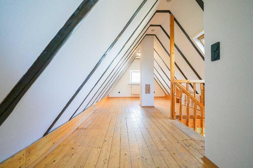 Freistehendes Einfamilienhaus mit Garten und Sonnenbalkon zimmer