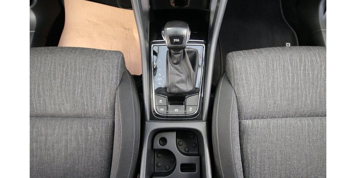 Skoda Karoq 1.5 TSI 7-DSG Style NAVI+LED+KAMERA+ALU18 124.679 km 17.900 &euro; Hagenow 19230