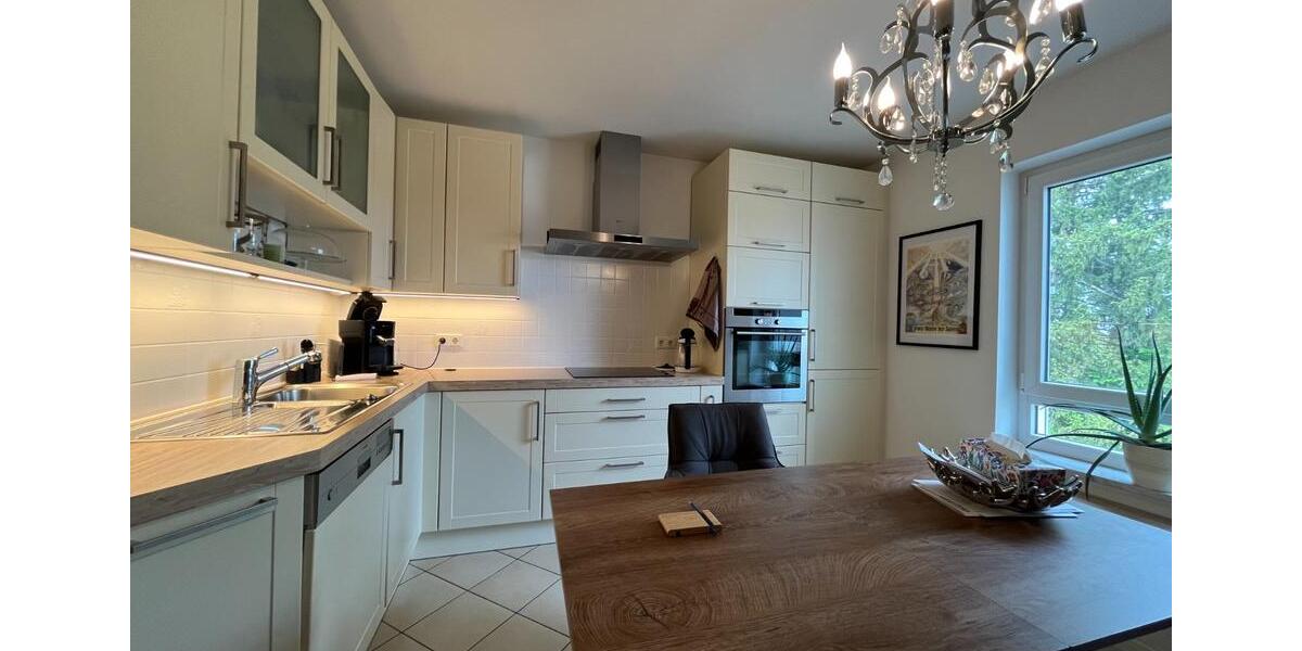 Sonnige 3-Zi-Whg. mit EBK, 2 Balkonen, Wintergarten, von privat 3 zimmer