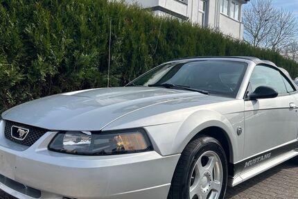 Ford Mustang 67.562 km 9.900 &euro; Saarlouis 66740