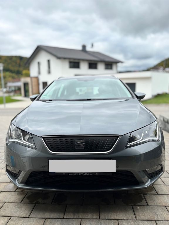 Seat Leon 128.000 km 11.900 € Zwiefalten 88529