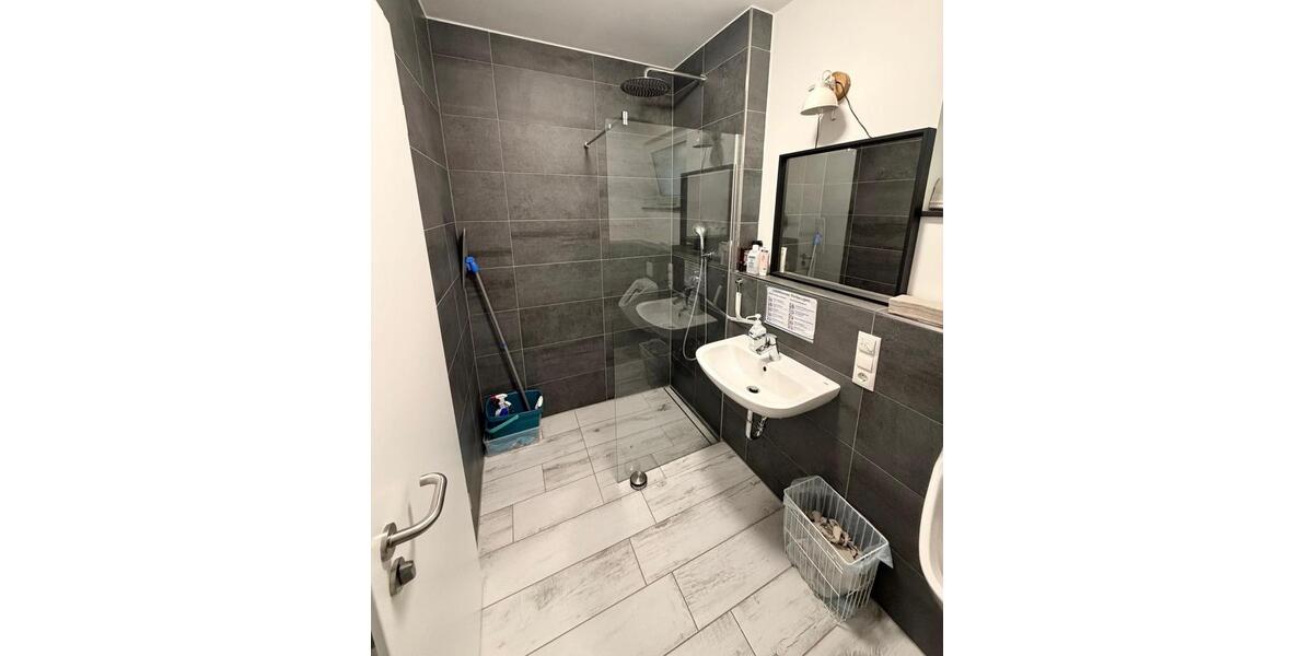 Helles Büro mit Terrasse in Estenfeld zimmer