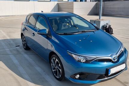Toyota Auris 98.450 km 9.000 &euro; Hamburg 22765