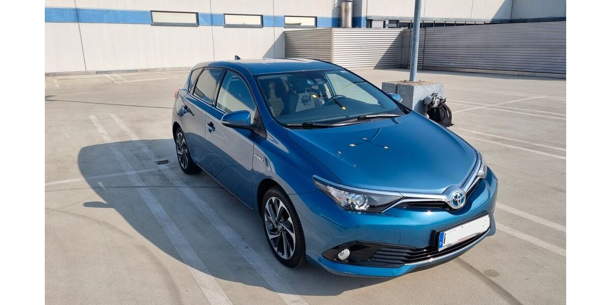 Toyota Auris 98.450 km 9.000 &euro; Hamburg 22765
