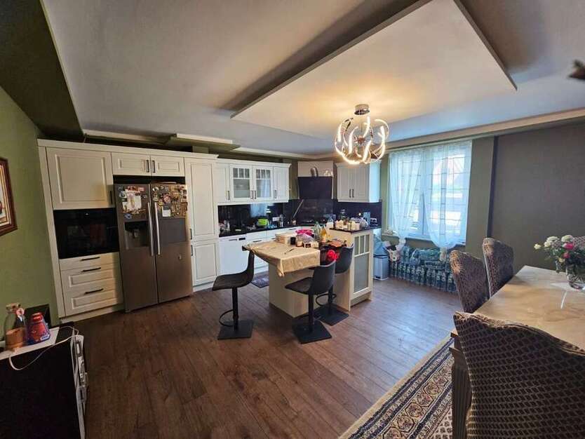Haus zum Kaufen in Schortens 430.000 € 210 m²