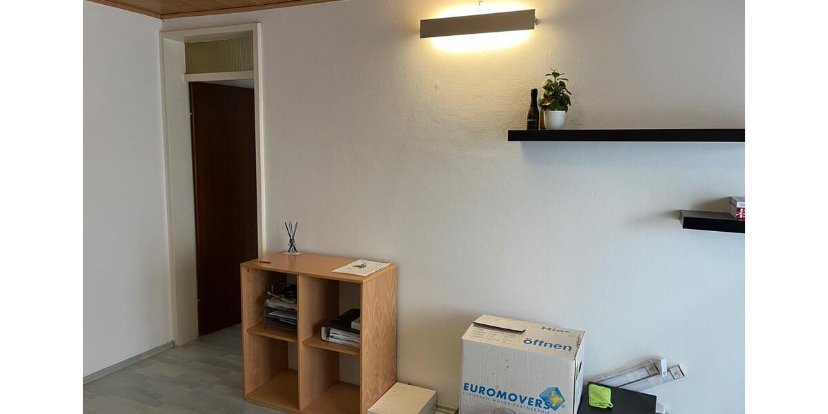 2 Zimmer DG-Wohnung mit Balkon, EBK und Stellplatz 2 zimmer