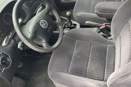 VW Golf 158.000 km 750 &euro; Havelaue 14715