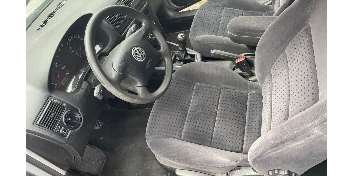 VW Golf 158.000 km 750 &euro; Havelaue 14715