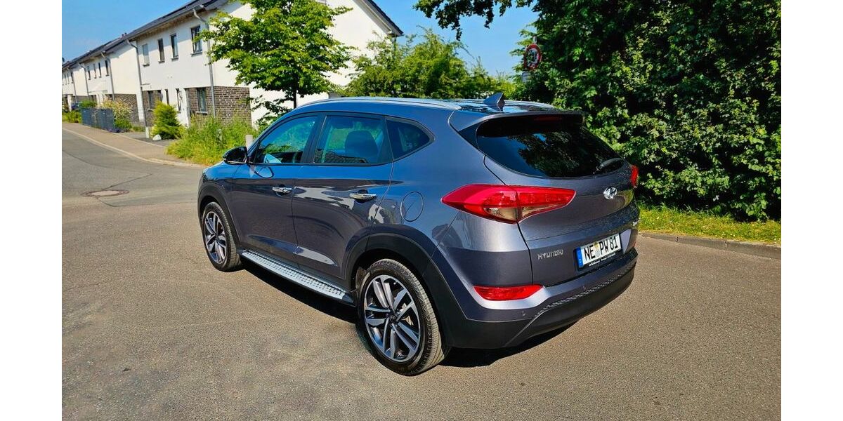 Hyundai TUCSON 107.000 km 12.500 &euro; Dormagen 41542