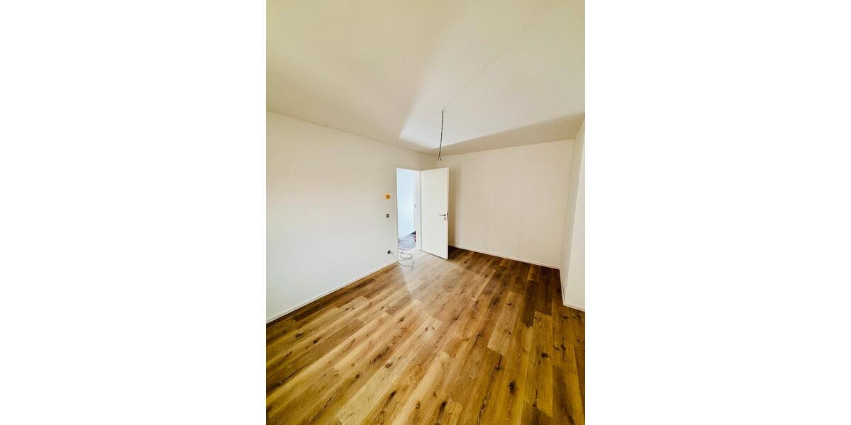 NEUBAU! Wohntraum für die ganze Familie, mit Terrasse und Garten. 7 zimmer