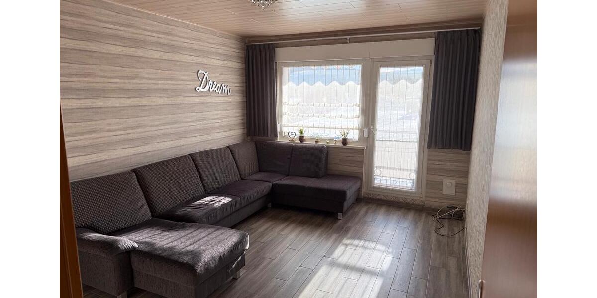 Gepflegte 4- Zimmer- Wohnung mit Einbauküche, Ruhige Lage 4 zimmer