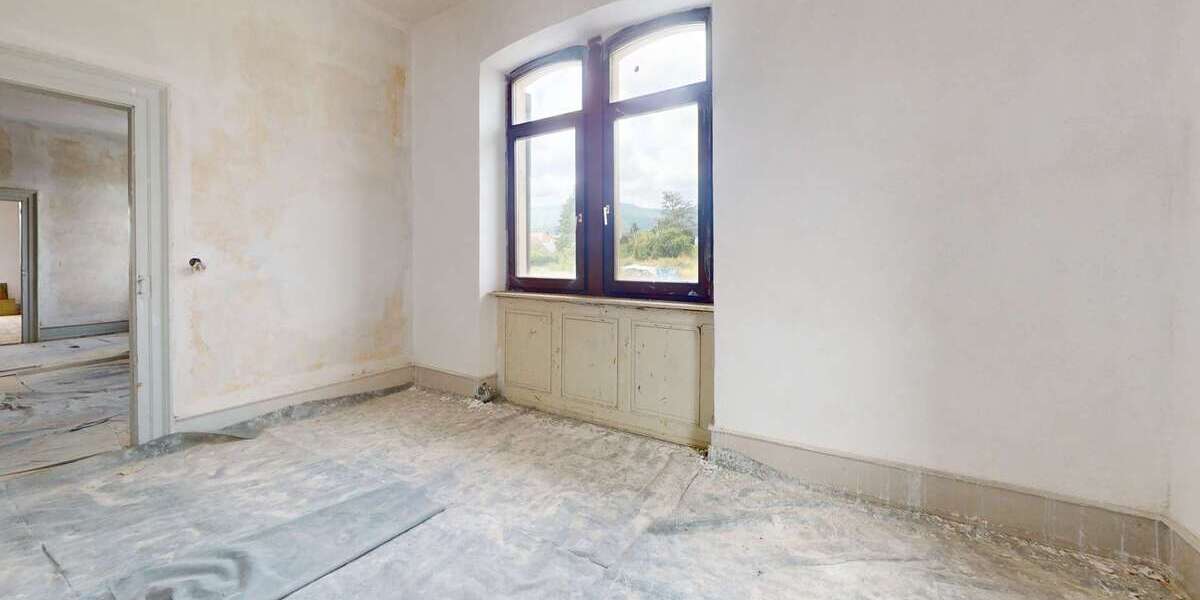 Alter Bahnhof mit Blick auf die Haardt Gegenüber Kurpfalz Carré & Ärztehaus Sanierungspotential - Gewerbeobjekt Neustadt an der Weinstraße Duttweiler | Angebot:23225759