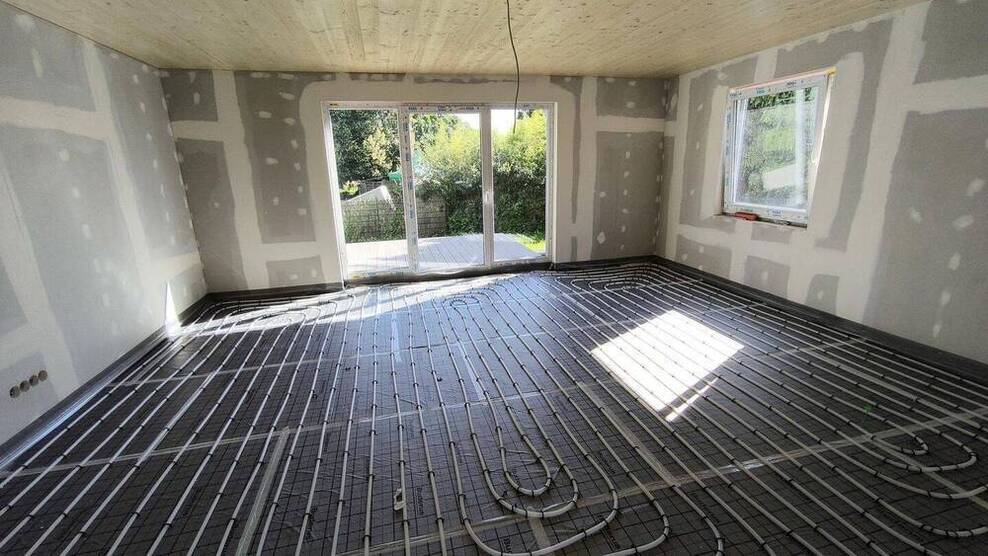 Einzugsfertig! NEUBAU! Idyllisch am Bach! Eine Doppelhaushälfte!