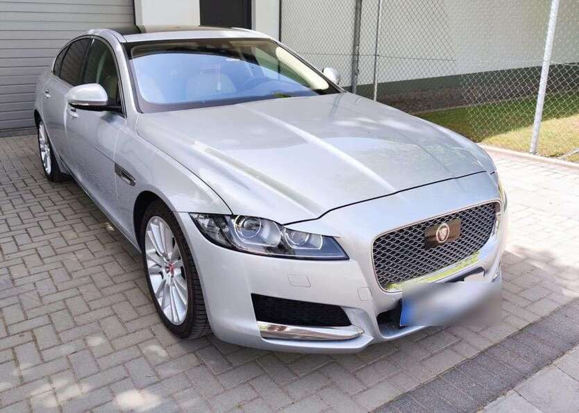 Jaguar XF 79.000 km 18.500 € Steinebach 57520