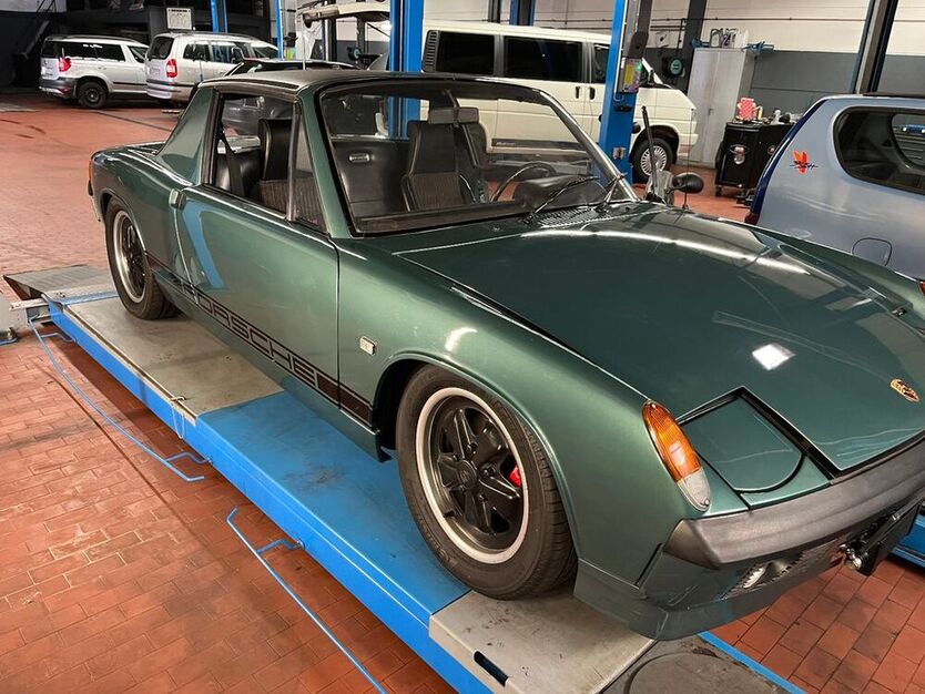 914