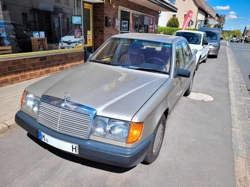 E 300