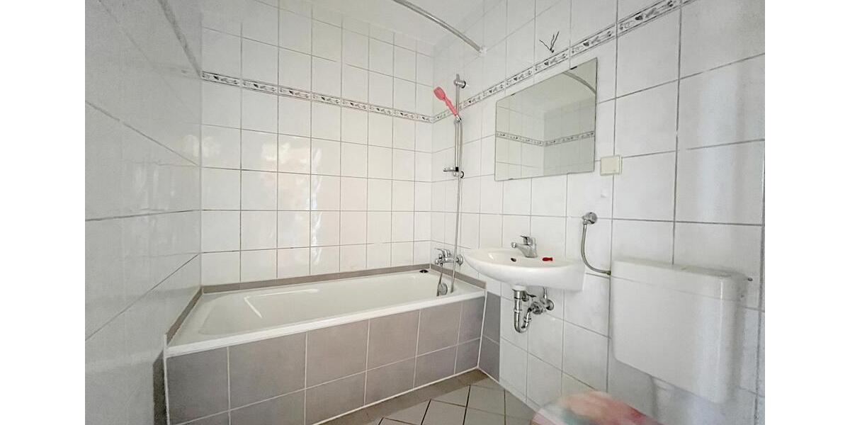 Etagenwohnung Halle (Saale) Nietleben - 5 Zimmer, 100 m&sup2;, 561&euro; | Angebot:25321025