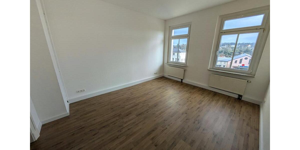 Etagenwohnung Meerane - 3 Zimmer, 85 m&sup2;, 400&euro; | Angebot:26404390