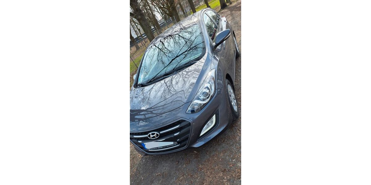 Hyundai i30 48.000 km 9.100 &euro; Kassel 34123