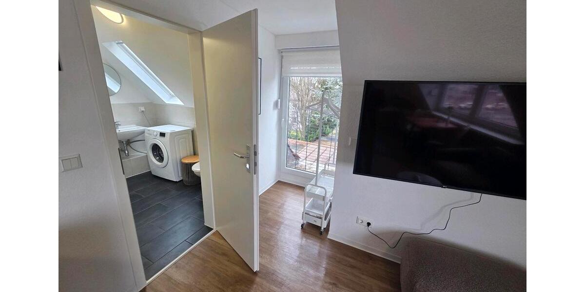 Dachgeschoßwohnung München Sendling-Westpark - 1.5 Zimmer, 38 m&sup2;, 1.350&euro; | Angebot:25962922