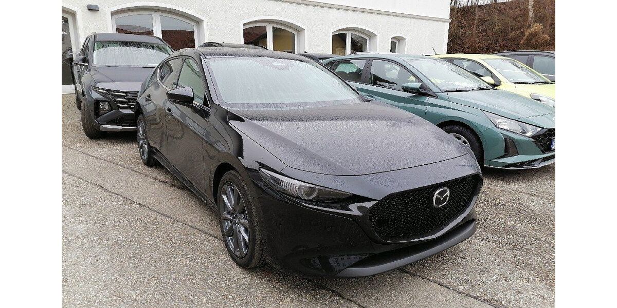 Mazda 3 2.043 km 28.599 &euro; Traunstein 83278