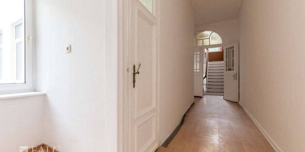 Mehrfamilienhaus, Wohnhaus Krefeld Stadtmitte - 1 Zimmer, 384 m&sup2;, 699.999&euro; | Angebot:26081937