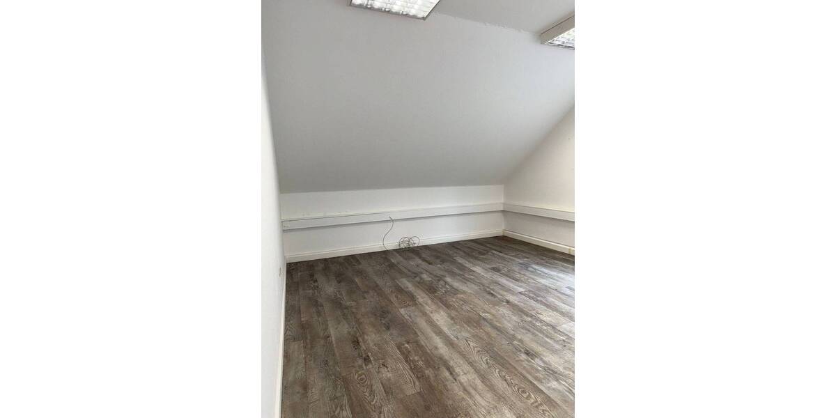 Gewerbeobjekt Syke - 4 Zimmer, 155 m&sup2;, 1.200&euro; | Angebot:26015512