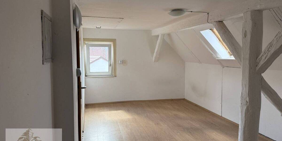 Doppelhaushälfte Möckmühl / Züttlingen Züttlingen - 7 Zimmer, 158 m&sup2;, 115.000&euro; | Angebot:25958422
