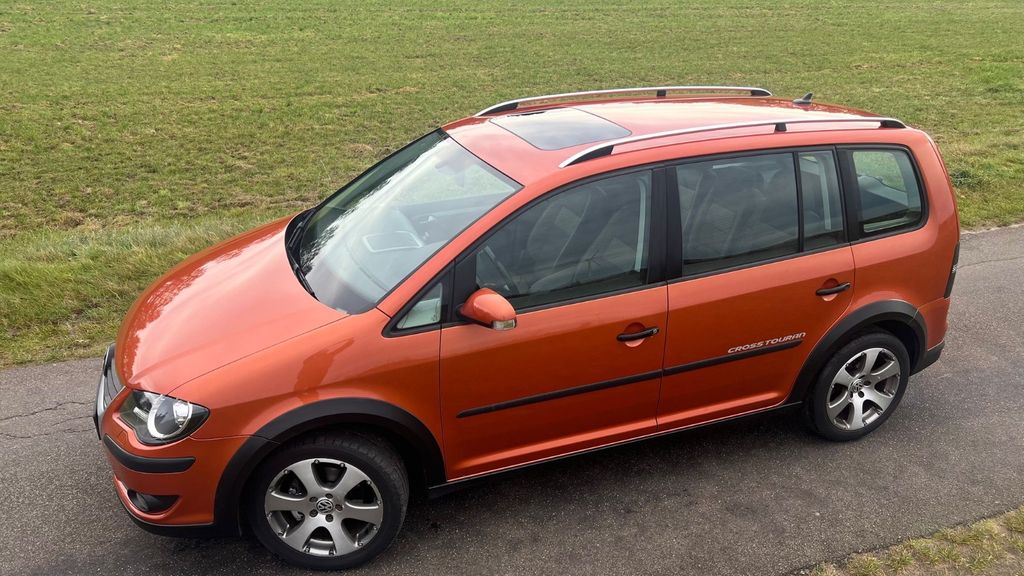 VW Touran 168.000 km 6.990 &euro; Barum 21357