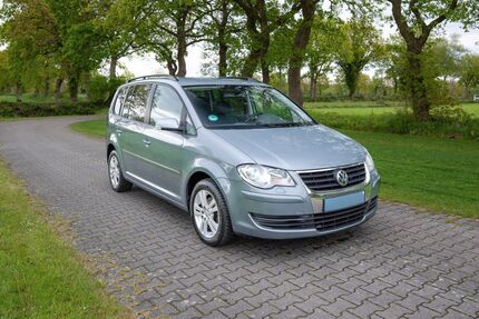 VW Touran 99.000 km 11.999 &euro; Großefehn 26629