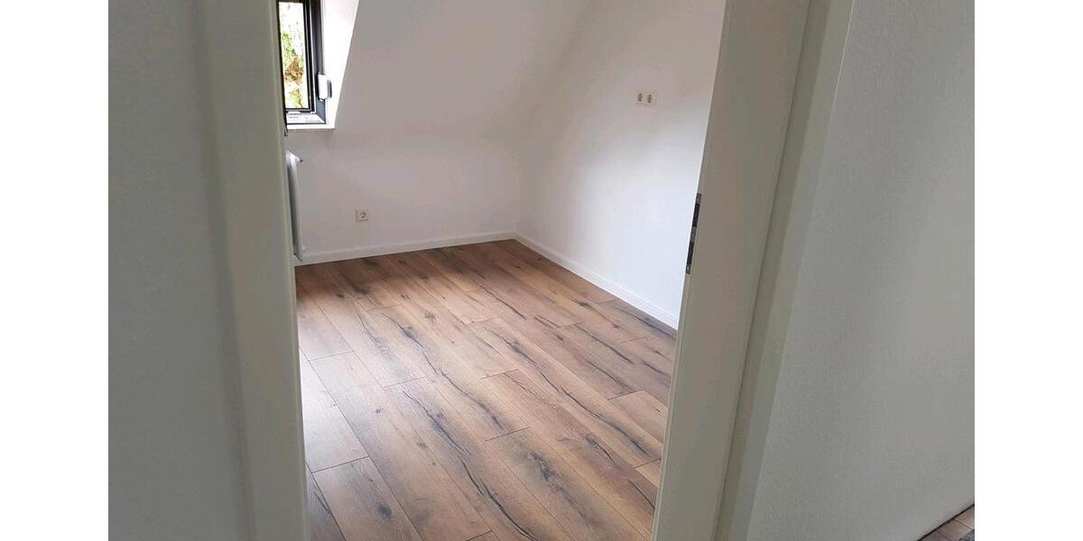 Dachgeschoßwohnung Schriesheim - 4 Zimmer, 86 m&sup2;, 1.100&euro; | Angebot:26286468