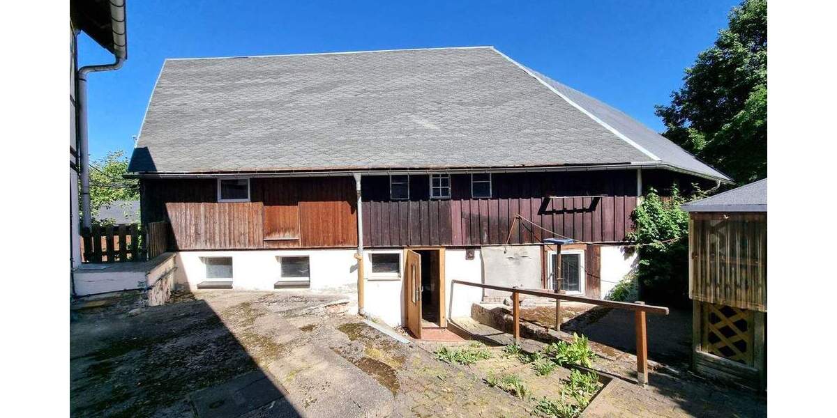 Großzügiges Bauernhaus mit Nebengelass 1 zimmer