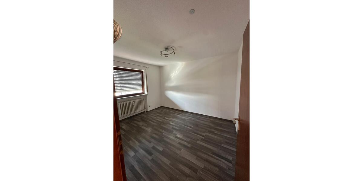 Etagenwohnung Forchheim - 4.5 Zimmer, 107 m&sup2;, 1.350&euro; | Angebot:26387108