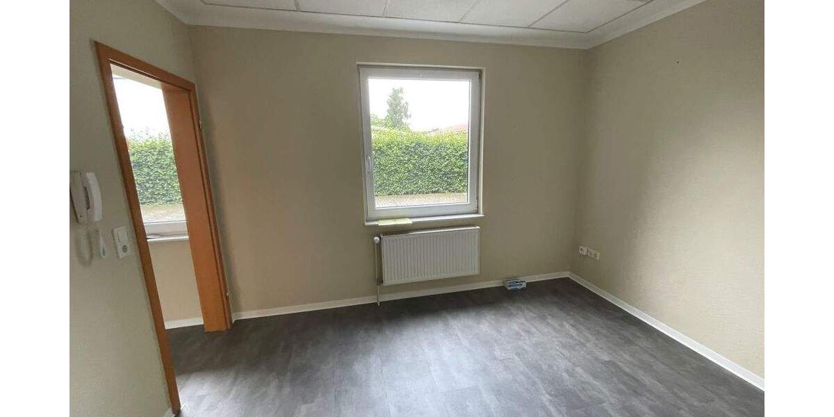 Sehr schicke Gewerberäume in stark frequentierter Lage in Brake 3 zimmer