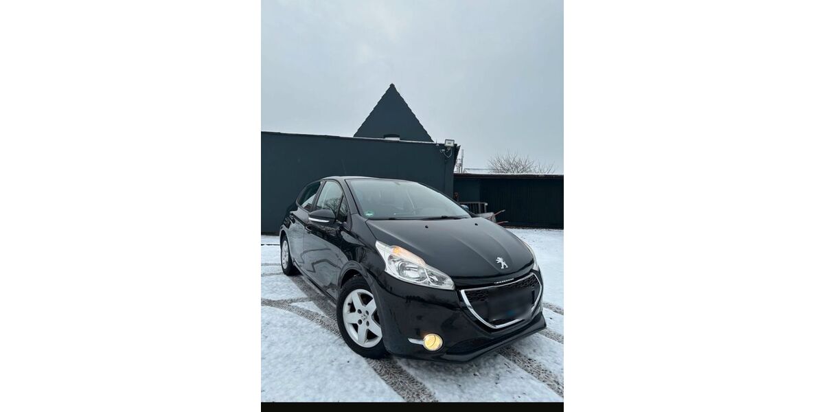 Peugeot 208 174.000 km 4.500 &euro; Drebber 49457